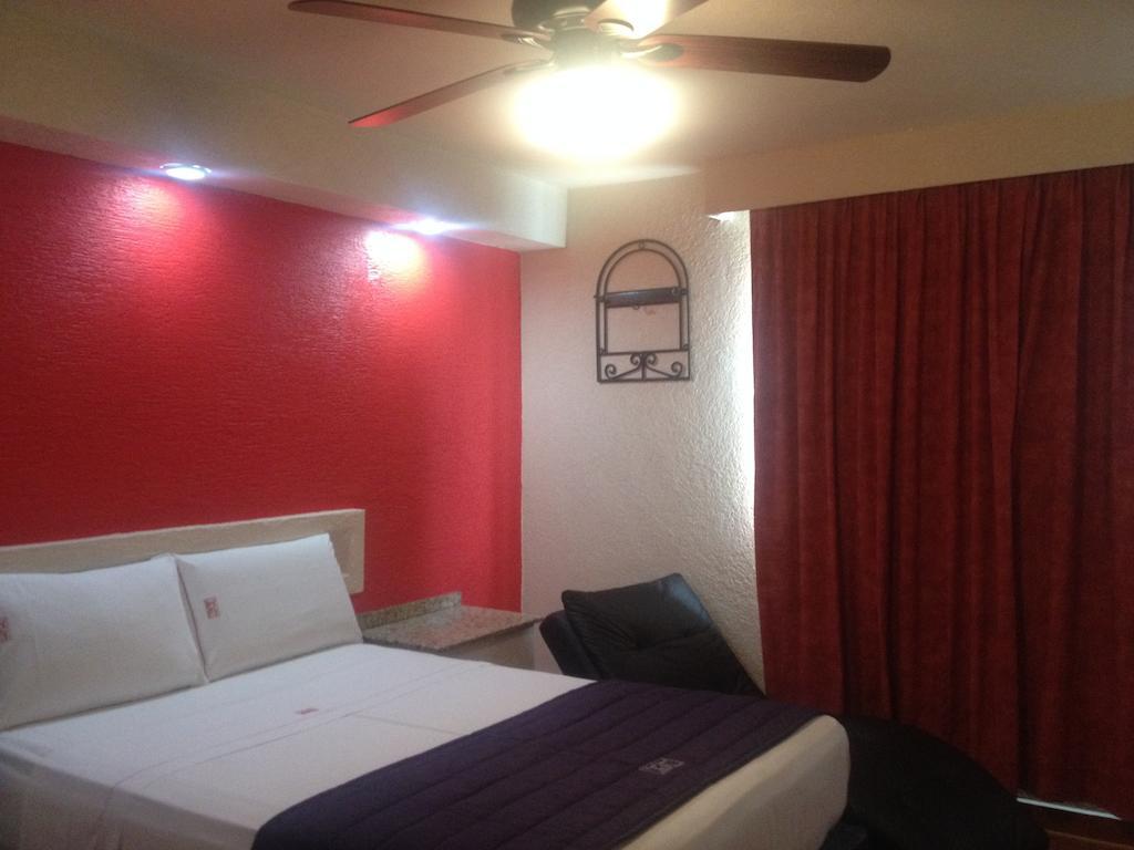 Hotel La Paz Guadalajara Zimmer foto